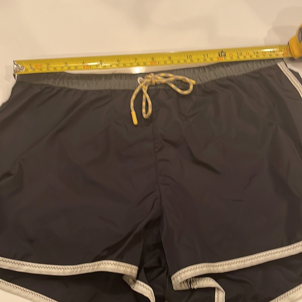 NWT bandier solid and striped nylon shorts - Picture 6 of 8